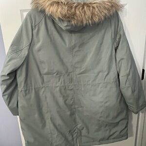 Time and Tru Plush Jacket in Light Green